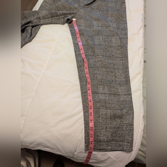 Banana Republic Women's Black and White Plaid Pants - Picture 4 of 6